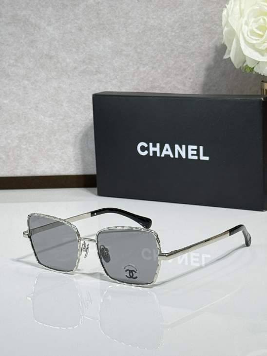 Picture of Chanel Sunglasses _SKUfw77817284fw